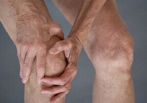 What are the symptoms of knee osteoarthritis