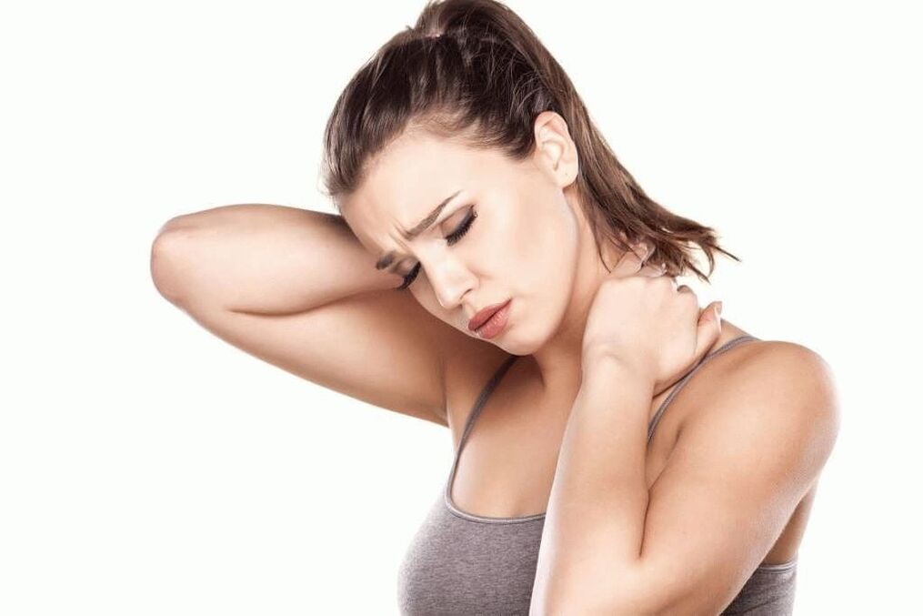 Cervical osteochondrosis causes severe pain in the neck and shoulder blades